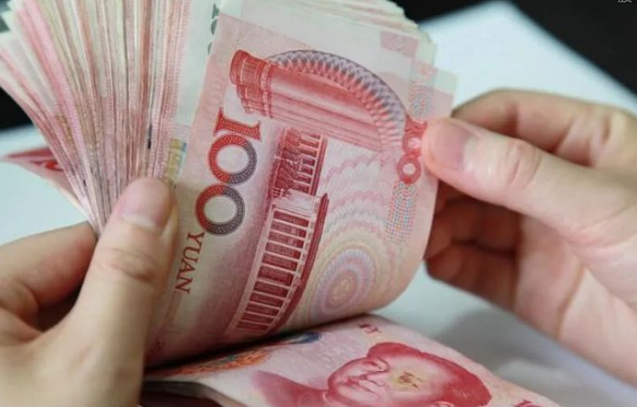 老人离世饭盒发现近18万现金，这是怎么回事？