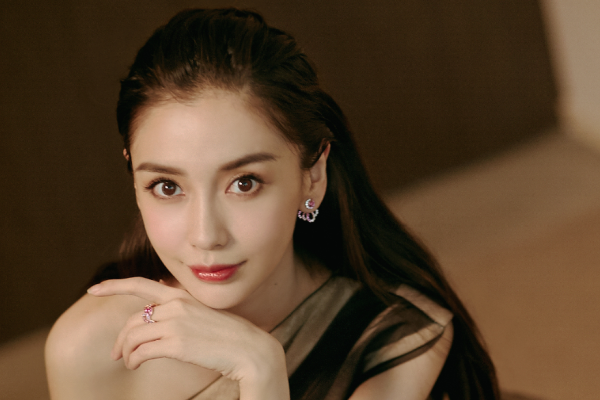 郑恺是不是喜欢angelababy？