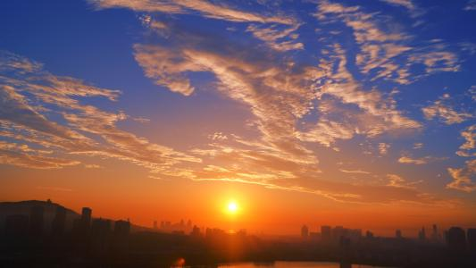 北京现绝美朝霞，天空“秒变”油画画板，这种现象是如何形成的？