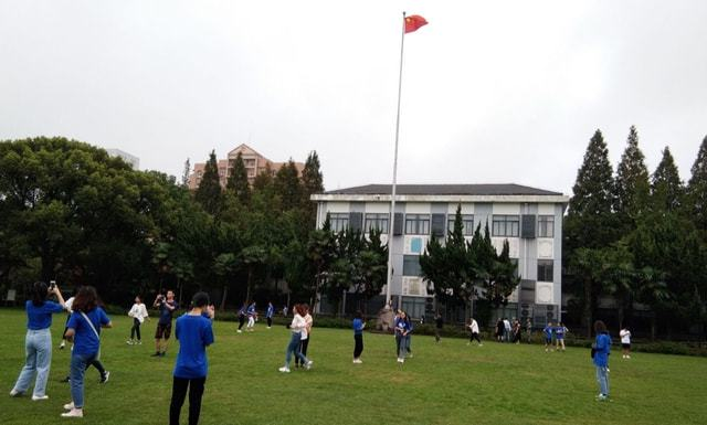 华东理工大学耳机事件究竟是怎么回事？