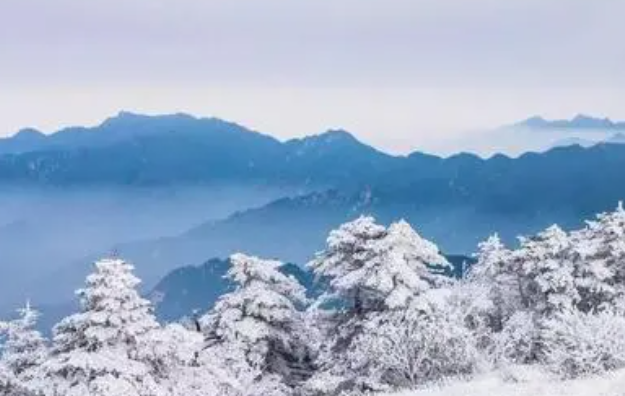 雪拥蓝关马不前全诗背景是什么?