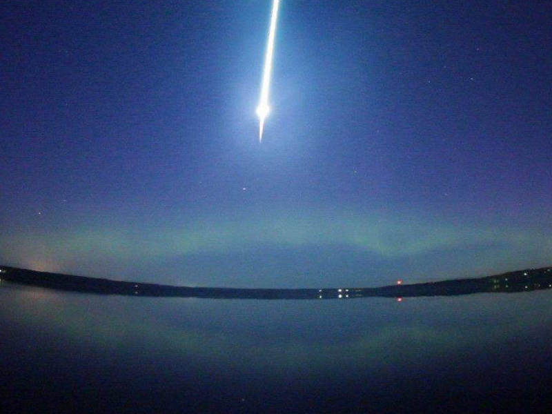 巨大流星在英国出现，什么是流星？