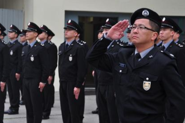 狱警是那种动物形象拟人化