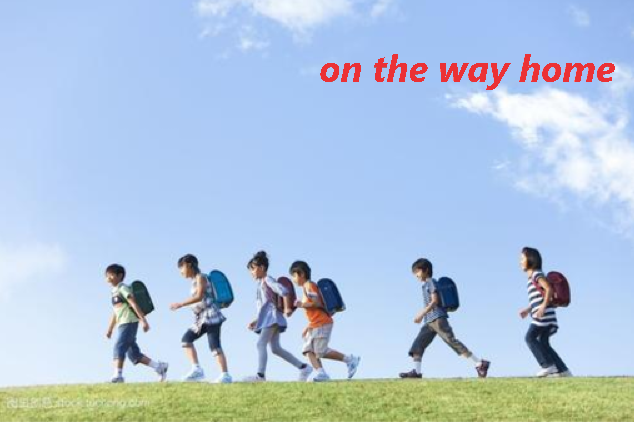 “In a way”，“In the way”，“on the way”分别是什么意思？