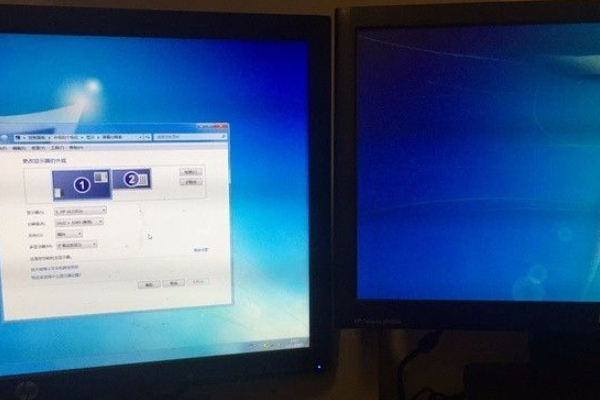 一台电脑如何接两个显示器