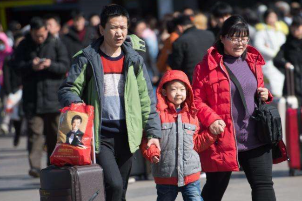 人大代表建议春节放假10天清明放5天，关于假期的建议，你怎么看？