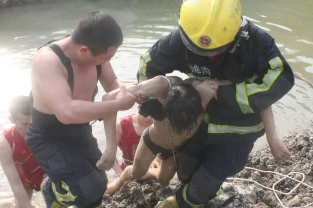 陕西溺水事故致5死，含12岁男孩，溺水事故频发，该如何做好防范？