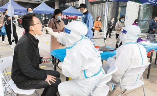 警方通报深圳男子大闹核酸检测现场，给现场的秩序带来哪些影响？