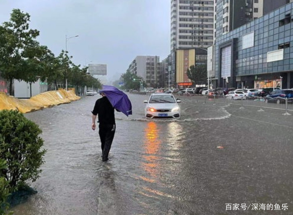 在郑州地铁5号线车厢里给大家鼓劲儿的女子去世了，她是如何“掉队”的？