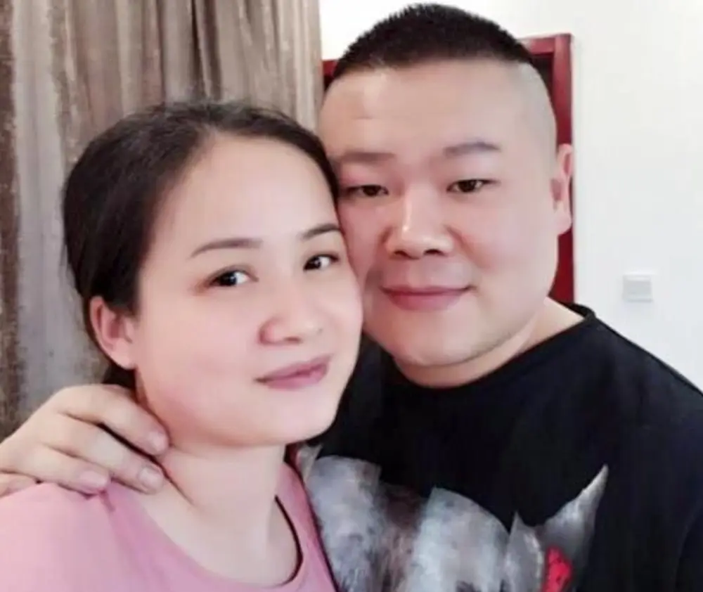 岳云鹏妻子晒出两人外出跑步的照片，他们是如何做到结婚11年恩爱如初的？