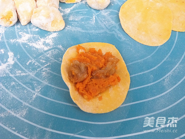 怎么把饺子包成黄金饺