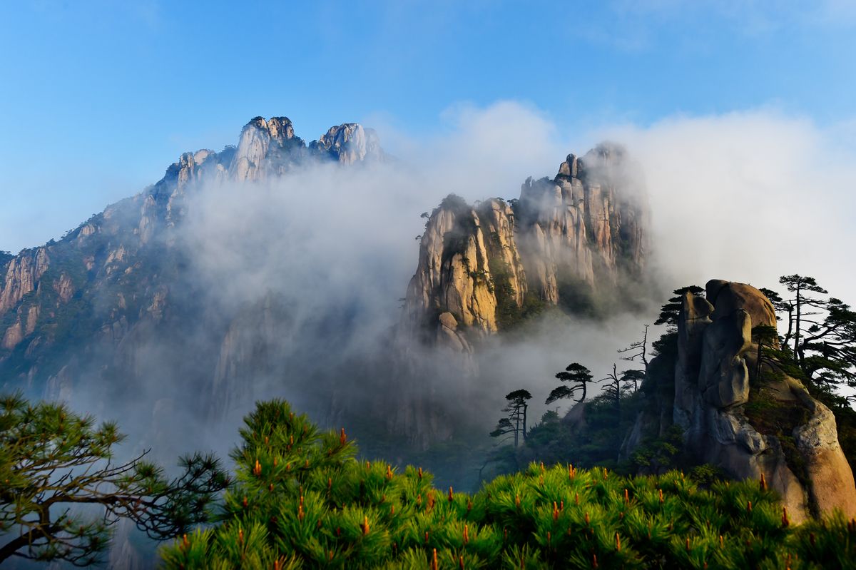 “山不在高，有仙则名。水不在深 ，有龙则灵。”的全文及译文