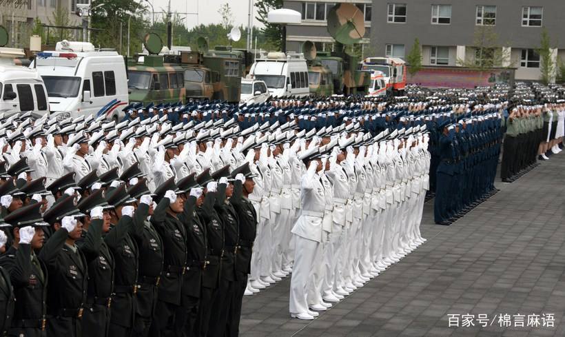 当兵当武警好吗？还是去当陆军？