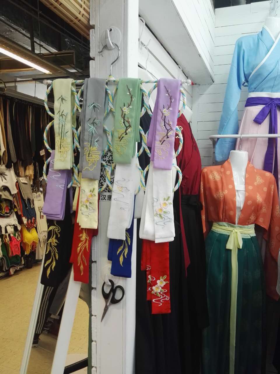 上海哪里有汉服实体店？