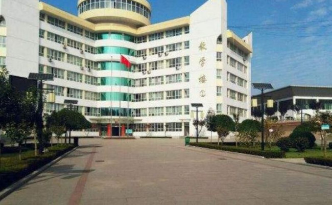 晋城三中和矿区中学哪个学校好